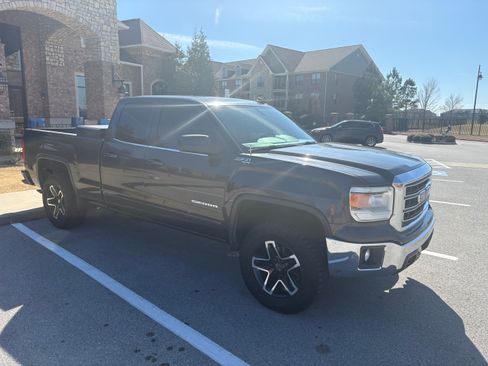 Used 2014 GMC Sierra 1500 SLE w/ SLE Value Package image 2