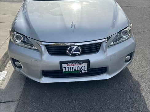 Used 2012 Lexus CT 200h Premium w/ Leather Pkg image 2