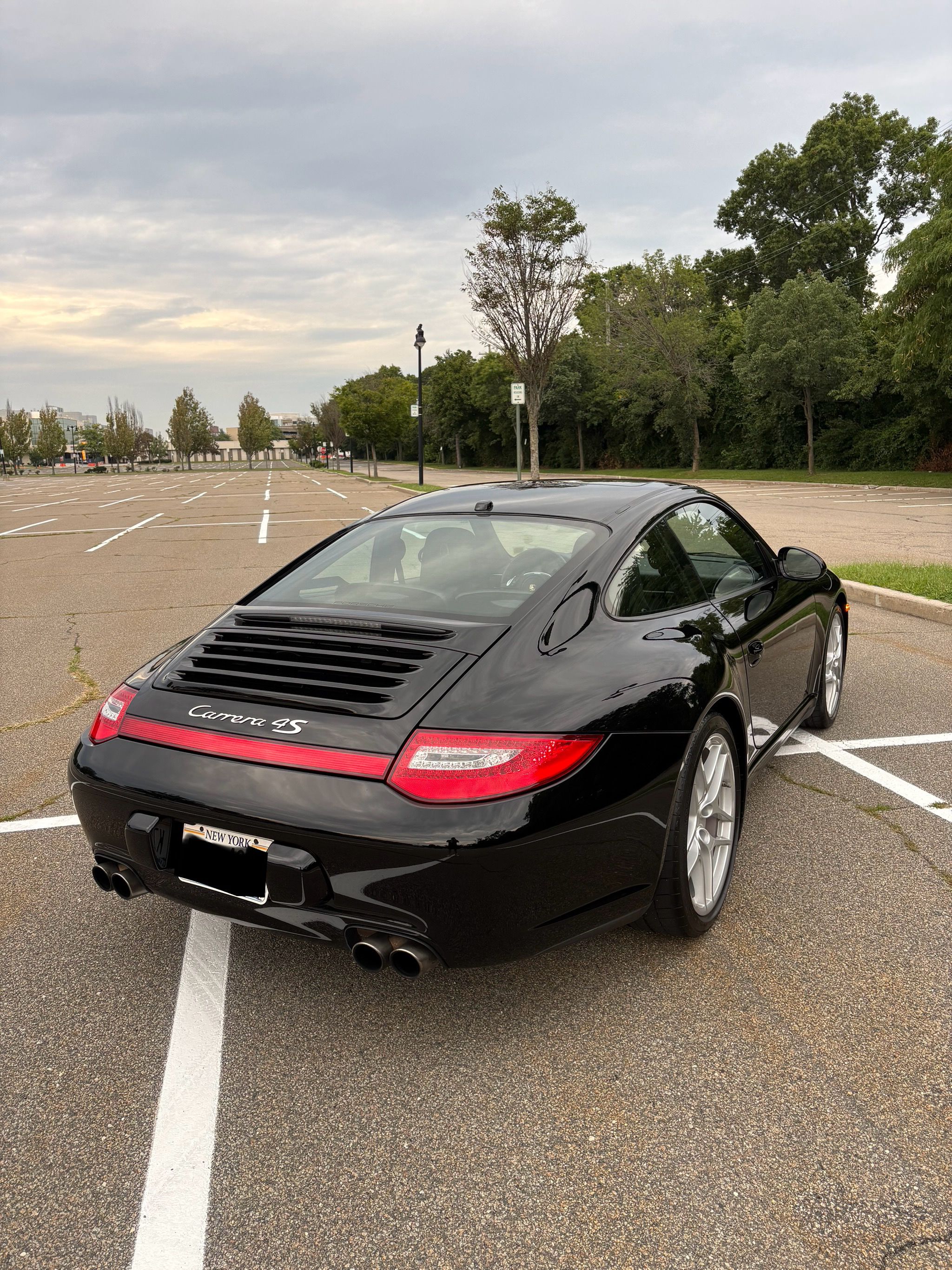 Used 2012 Porsche 911 Carrera 4S AWD/4WD image 2