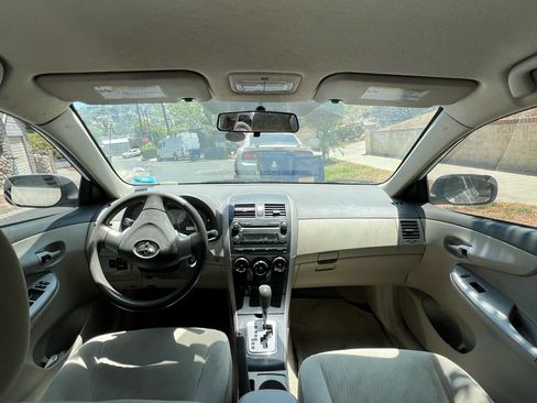 Used 2010 Toyota Corolla LE FWD image 5