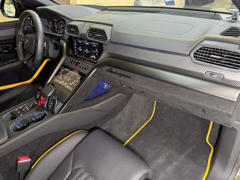 Used 2024 Lamborghini Urus Performante image 30