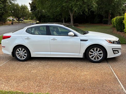Used 2015 Kia Optima EX w/ EX Premium Package FWD image 2