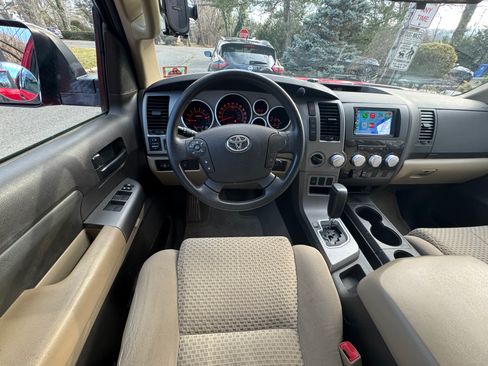 Used 2010 Toyota Tundra 4x4 Double Cab image 10