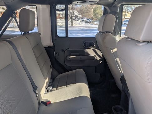 Used 2008 Jeep Wrangler Unlimited Rubicon w/ PWR Convenience Group AWD/4WD image 10