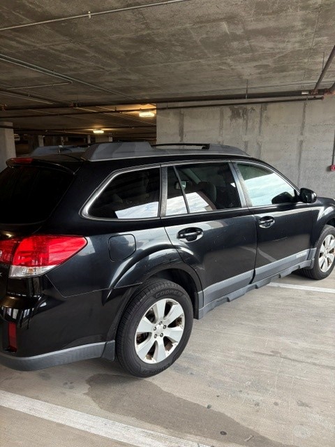 Used 2011 Subaru Outback 2.5i Limited AWD/4WD image 5