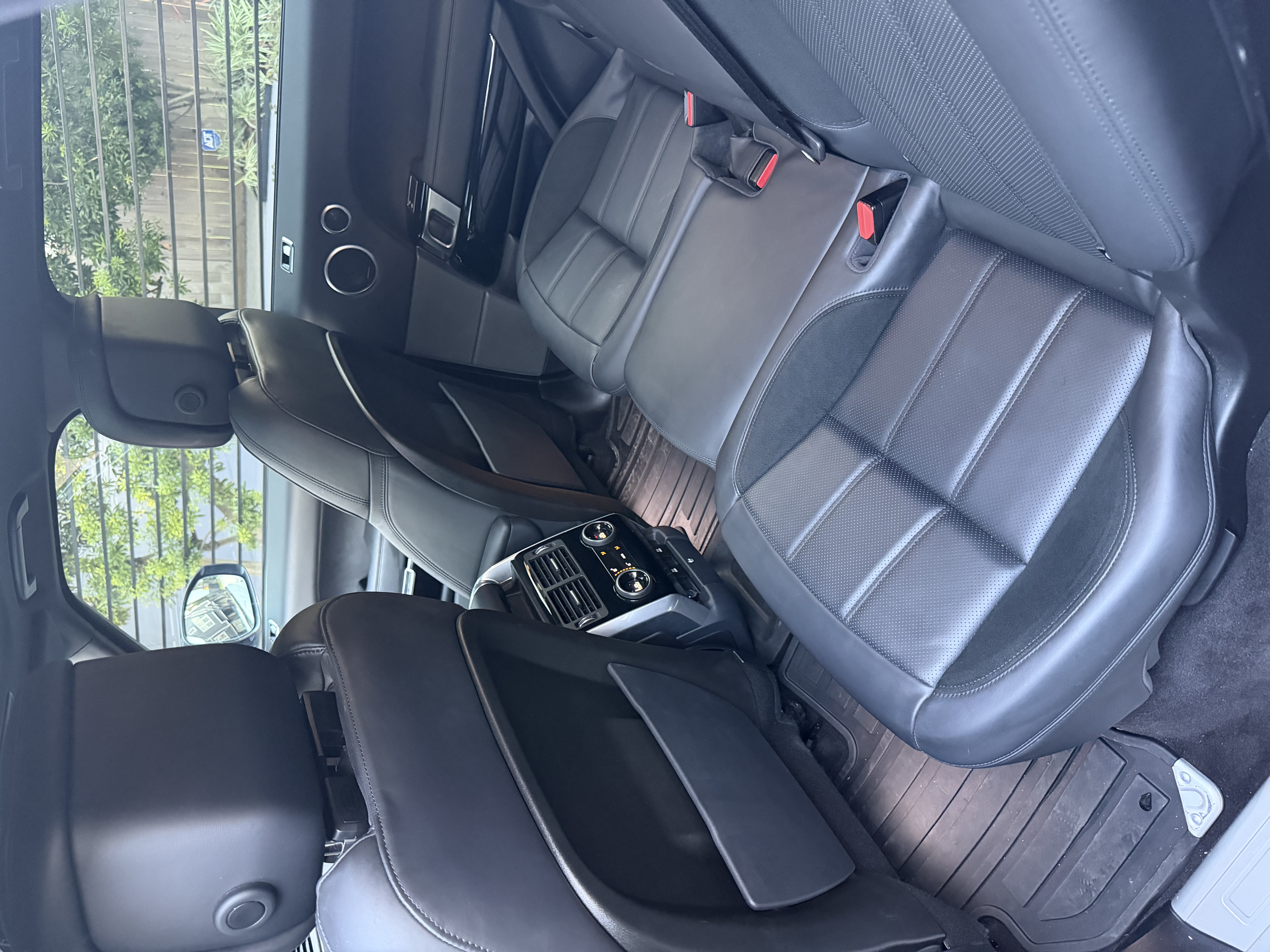 Used 2019 Land Rover Range Rover Sport HST AWD/4WD image 19