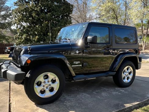 Used 2015 Jeep Wrangler Sahara image 4