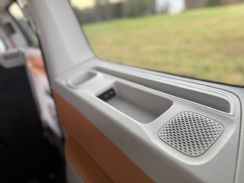 Used 2025 Volkswagen ID. Buzz 1st Edition image 25