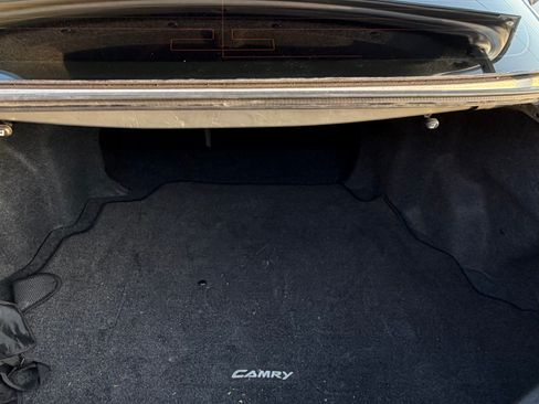 Used 2011 Toyota Camry LE FWD image 9