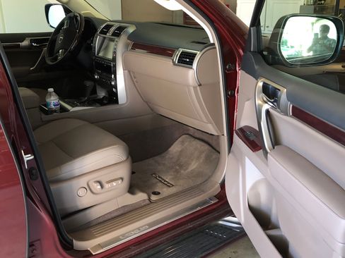 Used 2019 Lexus GX 460 Premium AWD/4WD image 9