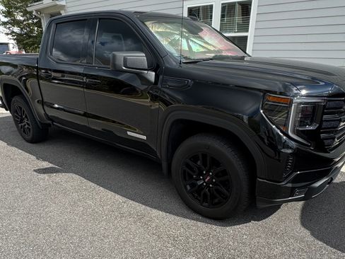Used 2024 GMC Sierra 1500 Elevation image 1