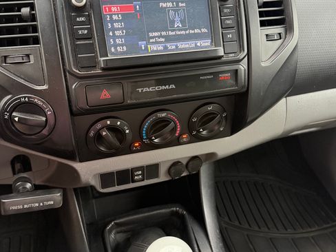 Used 2015 Toyota Tacoma 4x4 Access Cab V6 w/ SR Package image 6