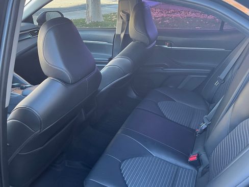 Used 2022 Toyota Camry SE image 12
