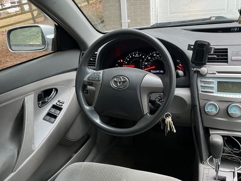 Used 2009 Toyota Camry LE image 9