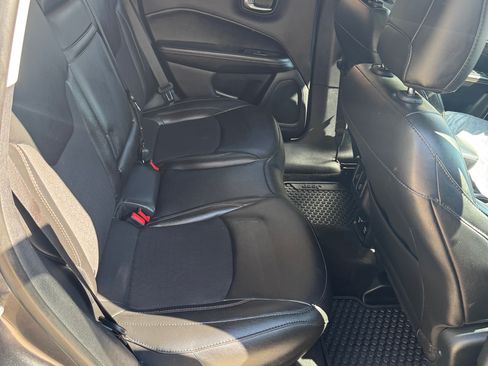 Used 2019 Jeep Compass Latitude w/ Cold Weather Group AWD/4WD image 19