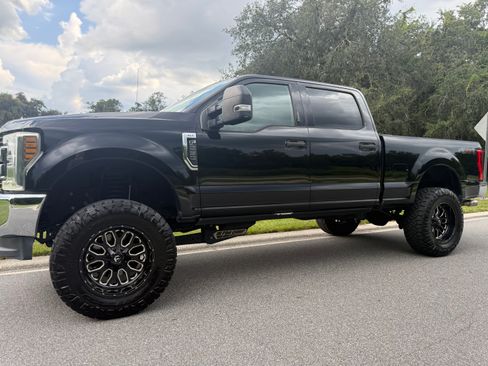 Used 2018 Ford F250 XLT AWD/4WD image 9