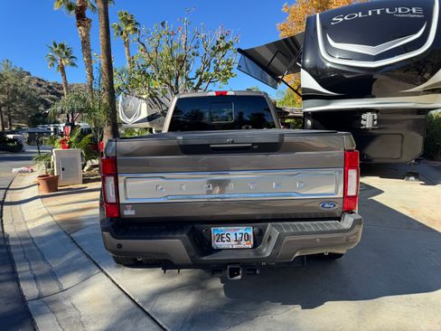 Used 2022 Ford F350 Limited image 6
