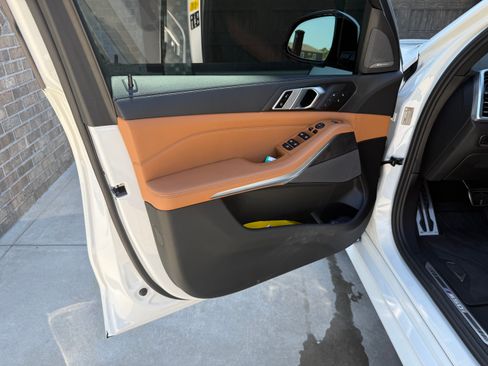 Used 2023 BMW X5 M50i w/ Executive Package image 9