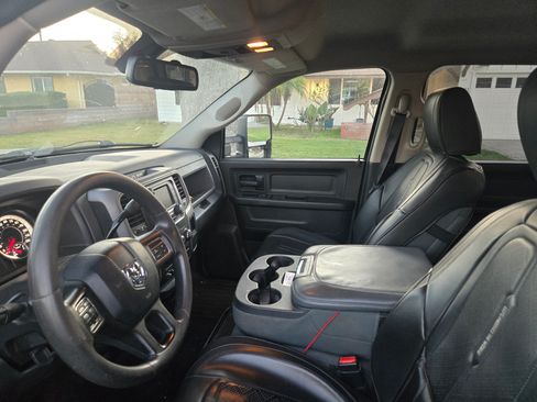 Used 2015 RAM 2500 Tradesman w/ Chrome Appearance Group image 12