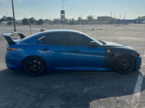 Used 2018 Alfa Romeo Giulia Quadrifoglio w/ Driver Assist Dynamic Package image 6