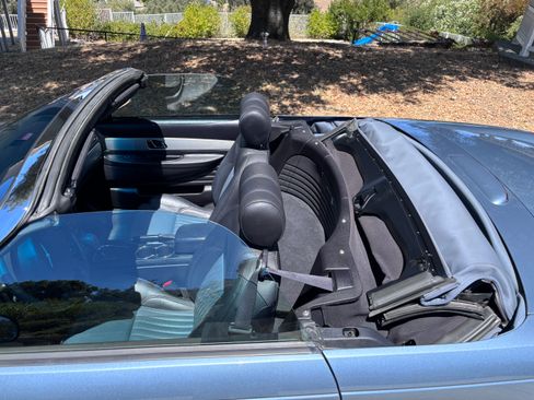 Used 2005 Ford Thunderbird RWD image 18