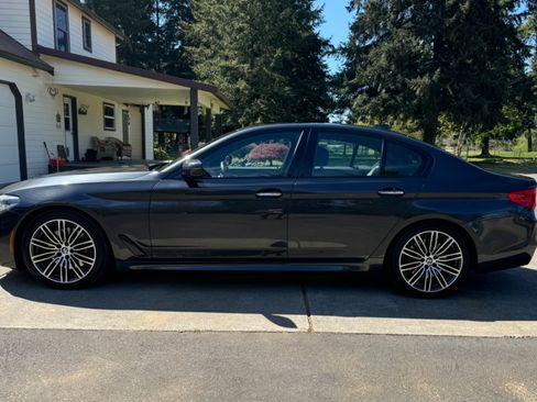 Used 2018 BMW 540i xDrive w/ M Sport Package AWD/4WD image 1
