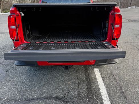 Used 2019 Chevrolet Colorado LT w/ LT Convenience Package image 12