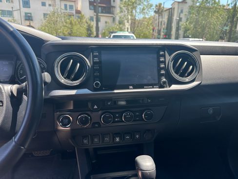 Used 2022 Toyota Tacoma TRD Off-Road w/ TRD Premium Off Road Package image 21