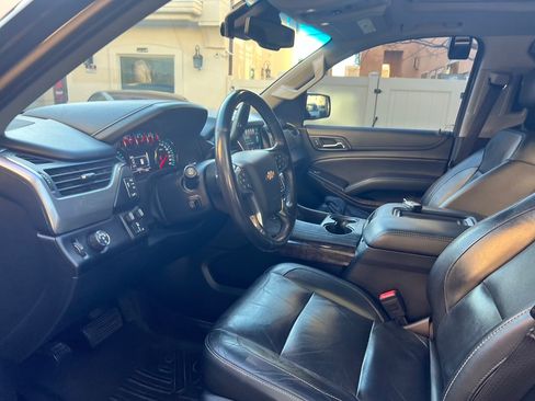 Used 2018 Chevrolet Suburban LT w/ Luxury Package image 18