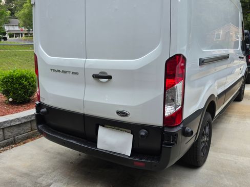 Used 2018 Ford Transit 250 148 Medium Roof RWD image 12