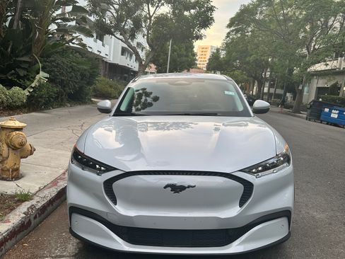 Used 2022 Ford Mustang Mach-E Select image 10