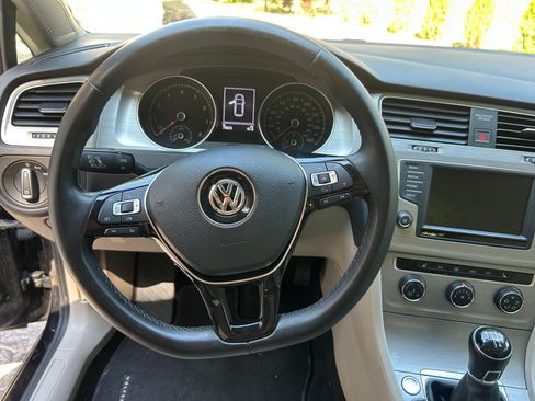 Used 2017 Volkswagen Golf Wolfsburg Edition image 10