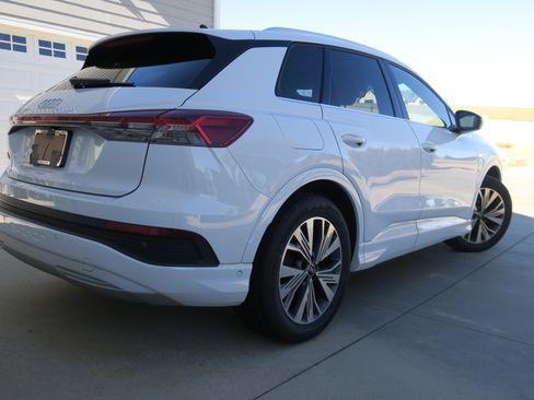 Used 2023 Audi Q4 e-tron Premium Plus w/ Premium Plus image 5