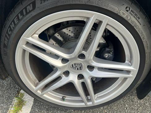 Used 2017 Porsche 911 Carrera image 11
