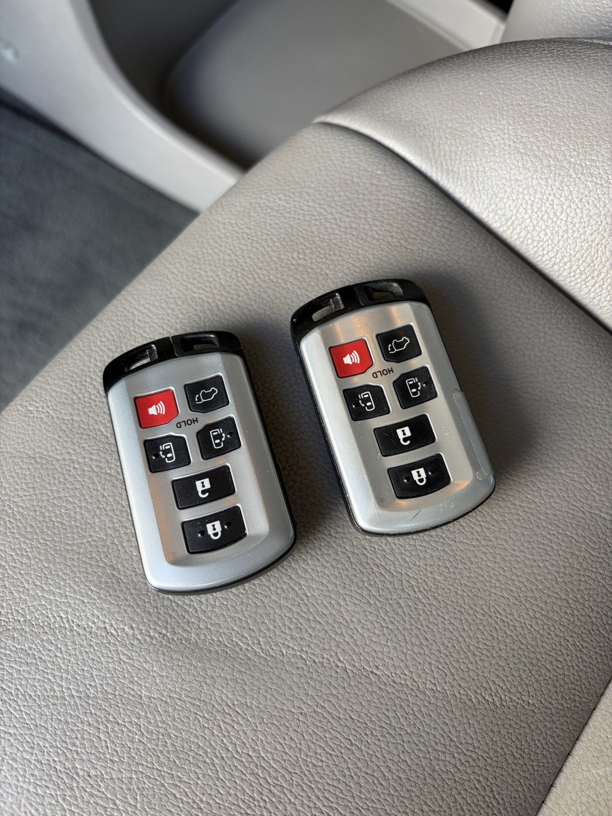 Used 2015 Toyota Sienna XLE w/ XLE Navigation Package FWD image 23