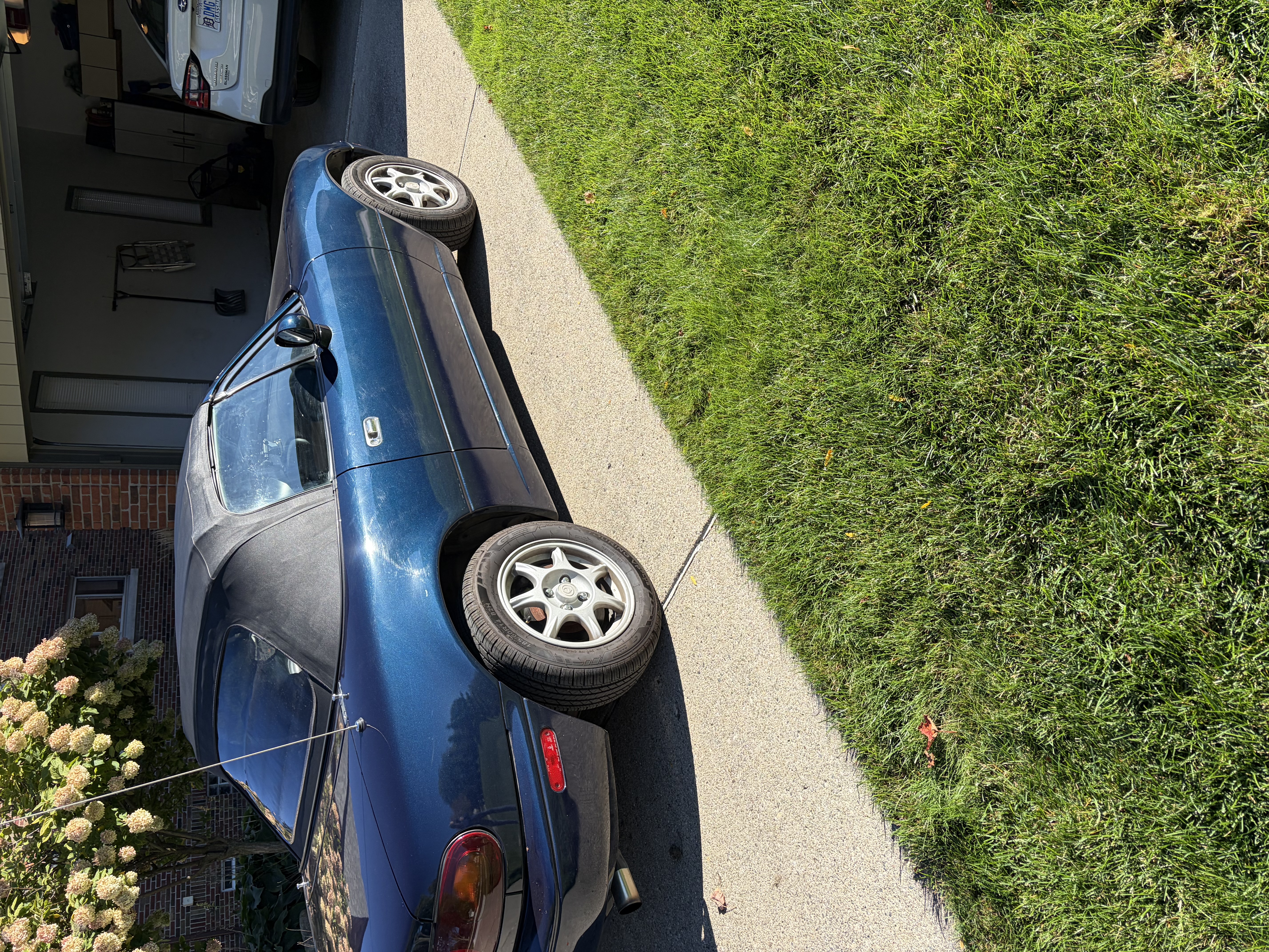 Used 1997 MAZDA MX-5 Miata RWD image 5