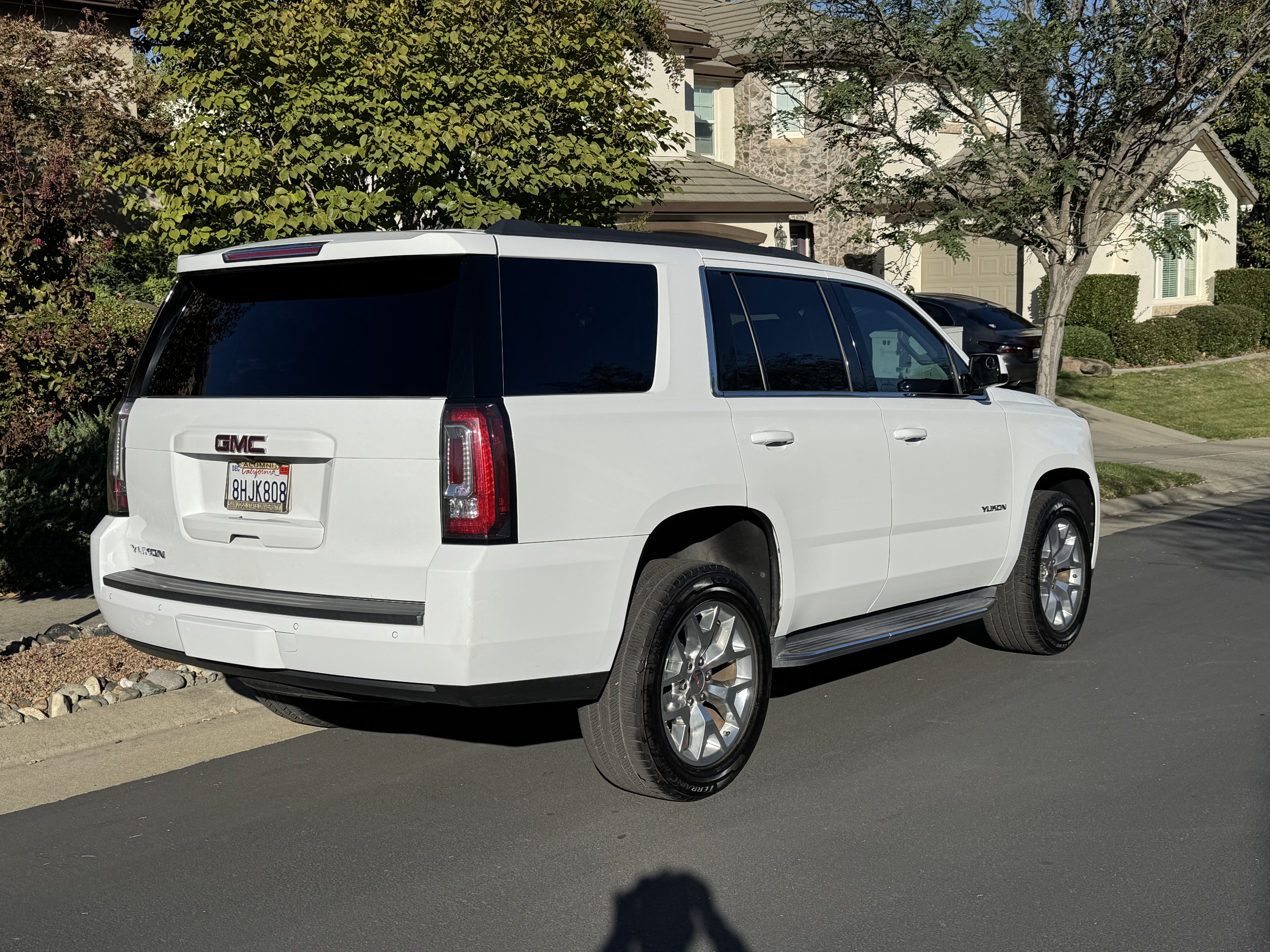 Used 2018 GMC Yukon SLE RWD image 4