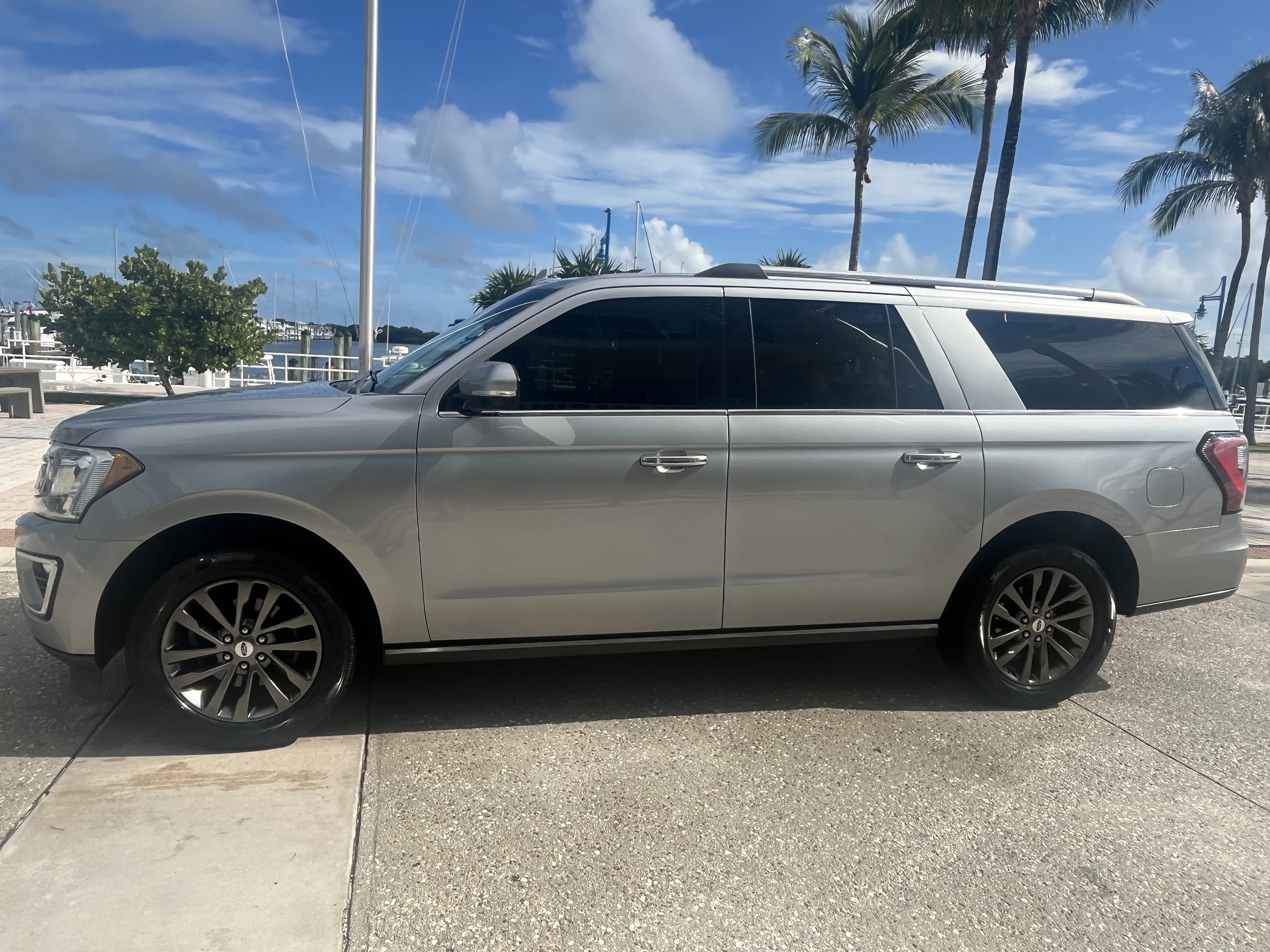 Used 2020 Ford Expedition Max Limited RWD image 29