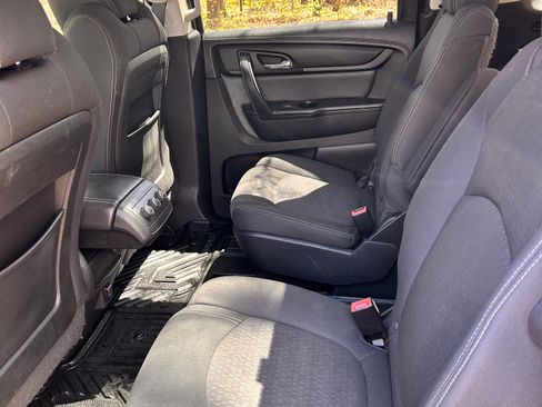 Used 2016 GMC Acadia SLE FWD image 17