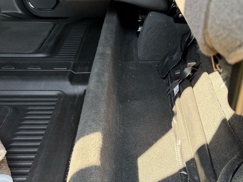 Used 2025 GMC Sierra 1500 AT4 w/ AT4 Premium Package image 11