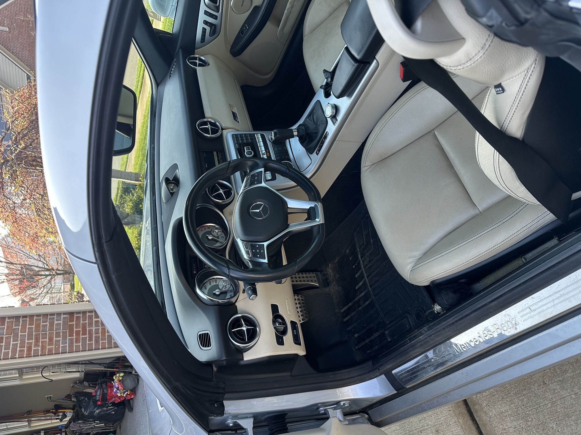 Used 2014 Mercedes-Benz SLK 250 image 2