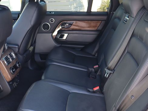 Used 2019 Land Rover Range Rover HSE image 8