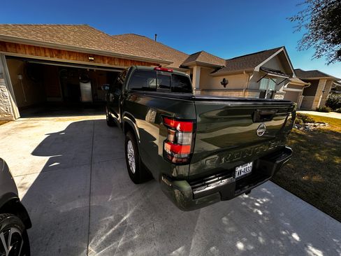 Used 2022 Nissan Frontier SV image 4
