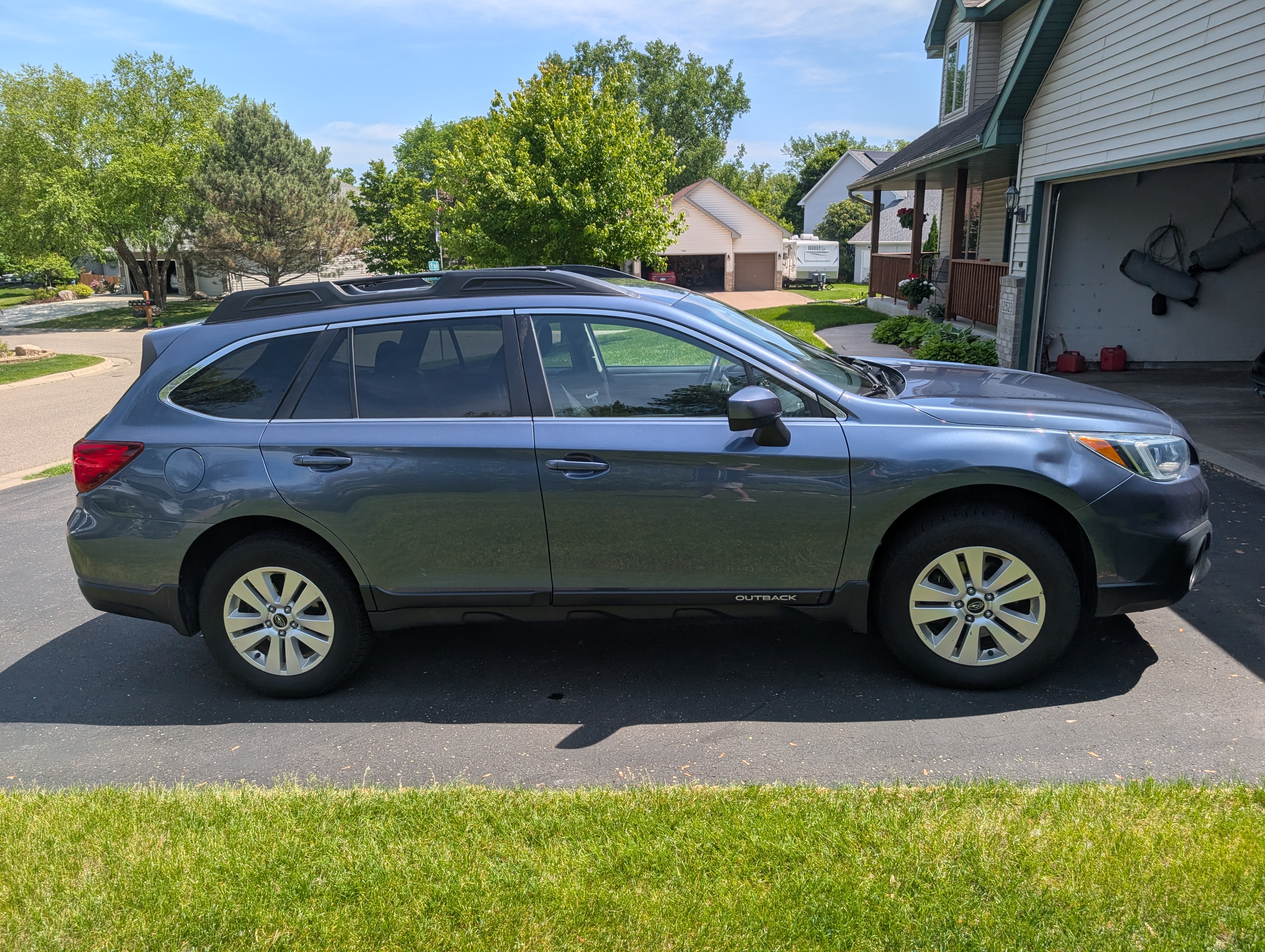 Used 2016 Subaru Outback 2.5i Premium w/ Popular Package #2 AWD/4WD image 4