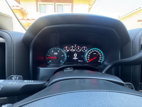 Used 2018 GMC Sierra 2500 Denali w/ Duramax Plus Package AWD/4WD image 18