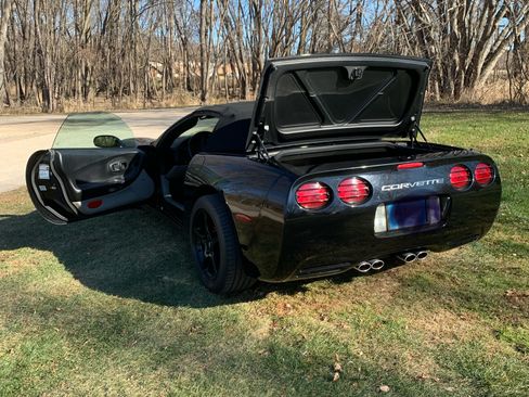 Used 2004 Chevrolet Corvette Convertible w/ Preferred Equipment Group image 19