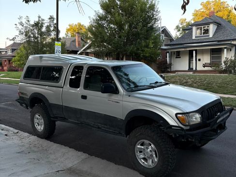 Used 2004 Toyota Tacoma 4x4 Xtracab V6 w/ Convenience Pkg image 1