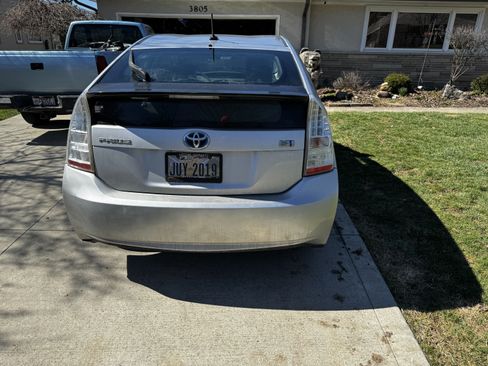 Used 2011 Toyota Prius Three image 4