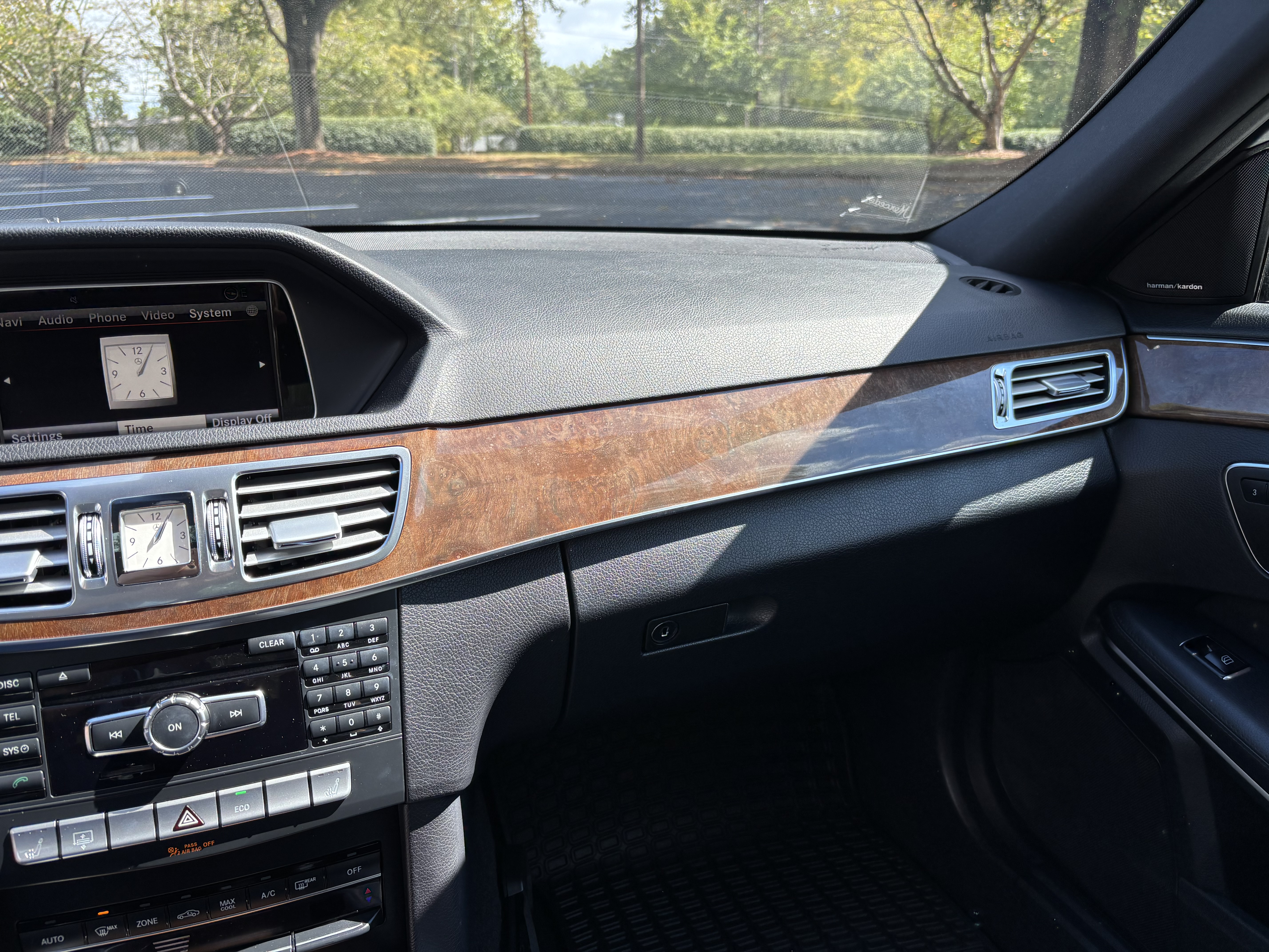 Used 2015 Mercedes-Benz E 350 4MATIC Sedan image 16