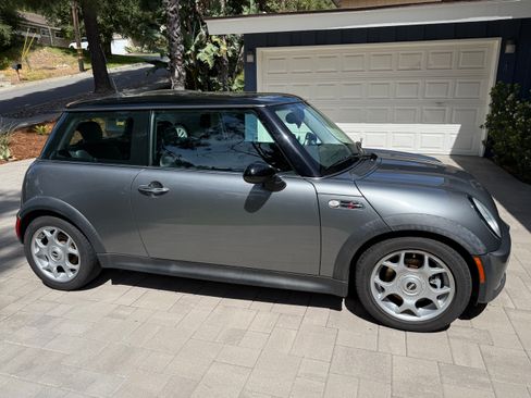 Used 2006 MINI Cooper S image 1